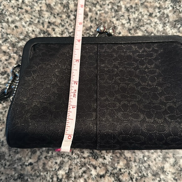 Coach Wristlet / Clutch - Picture 5 of 6
